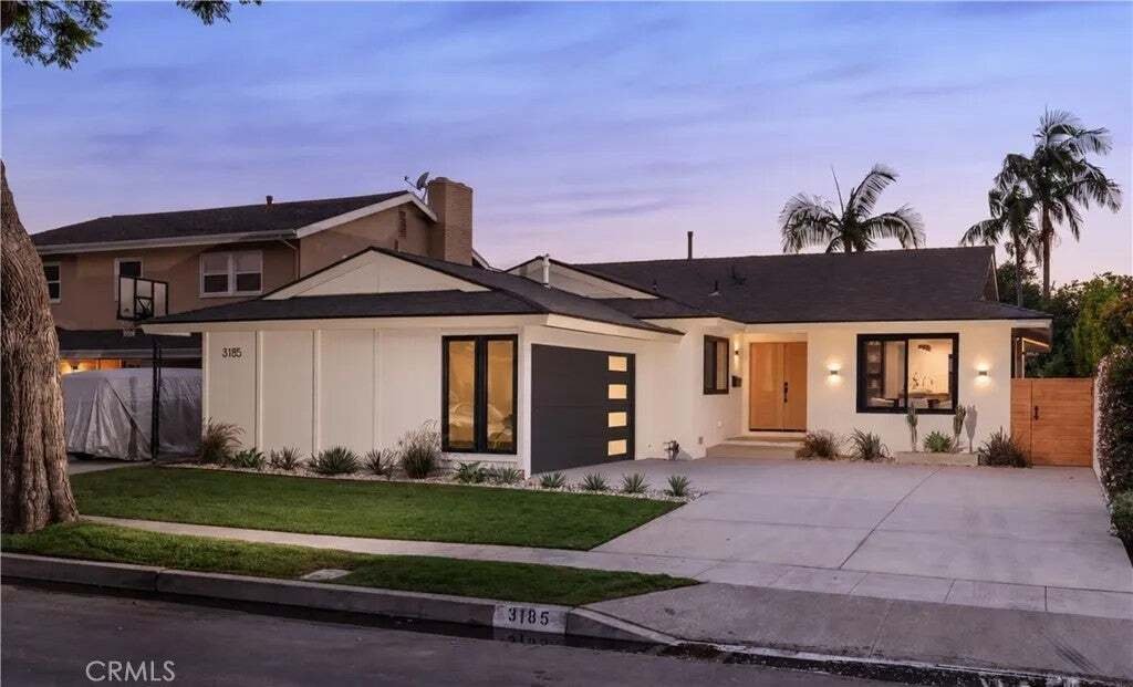 House in Signal Hill, California, United States 1 - 18953609
