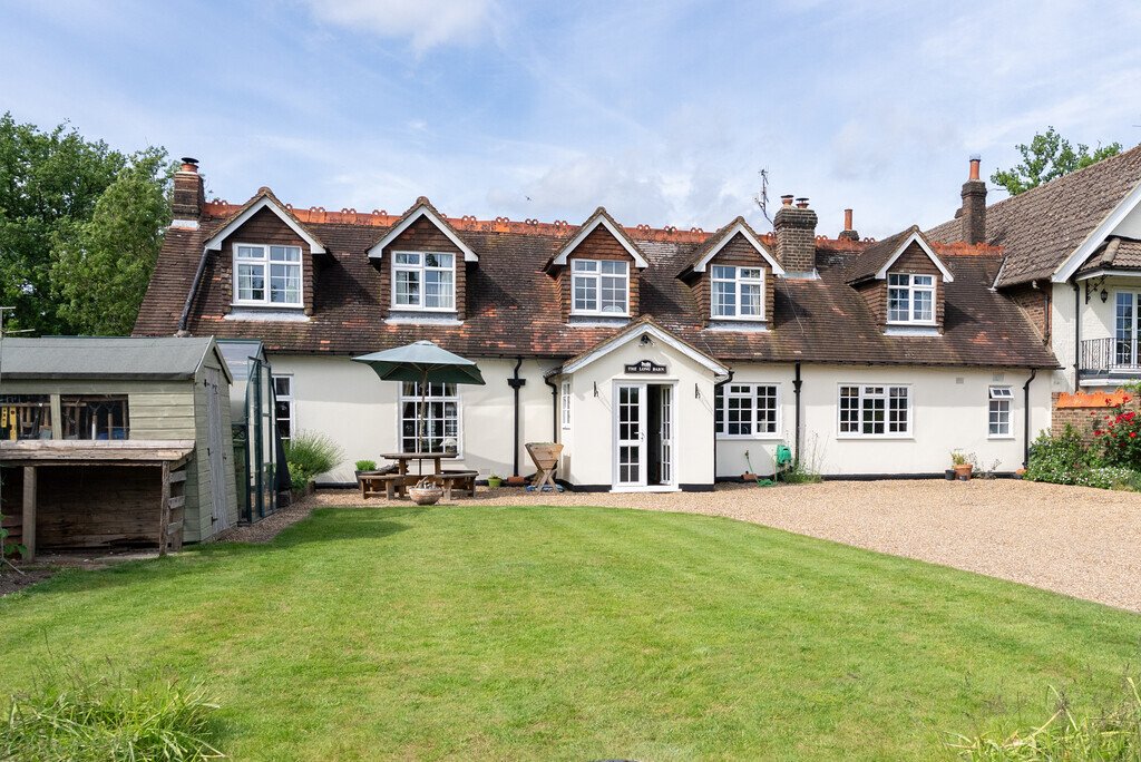 House in Newdigate, England 1 - 16941606