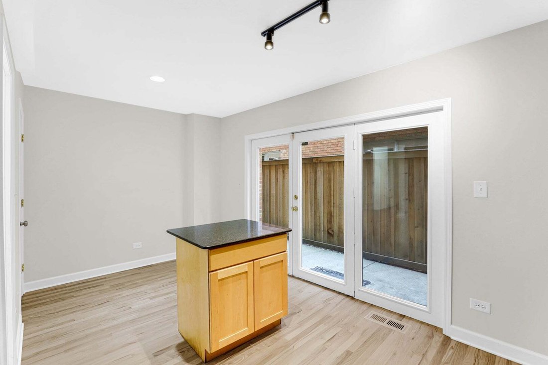 Townhouse in Oak Park, Illinois, United States 5 - 18953293
