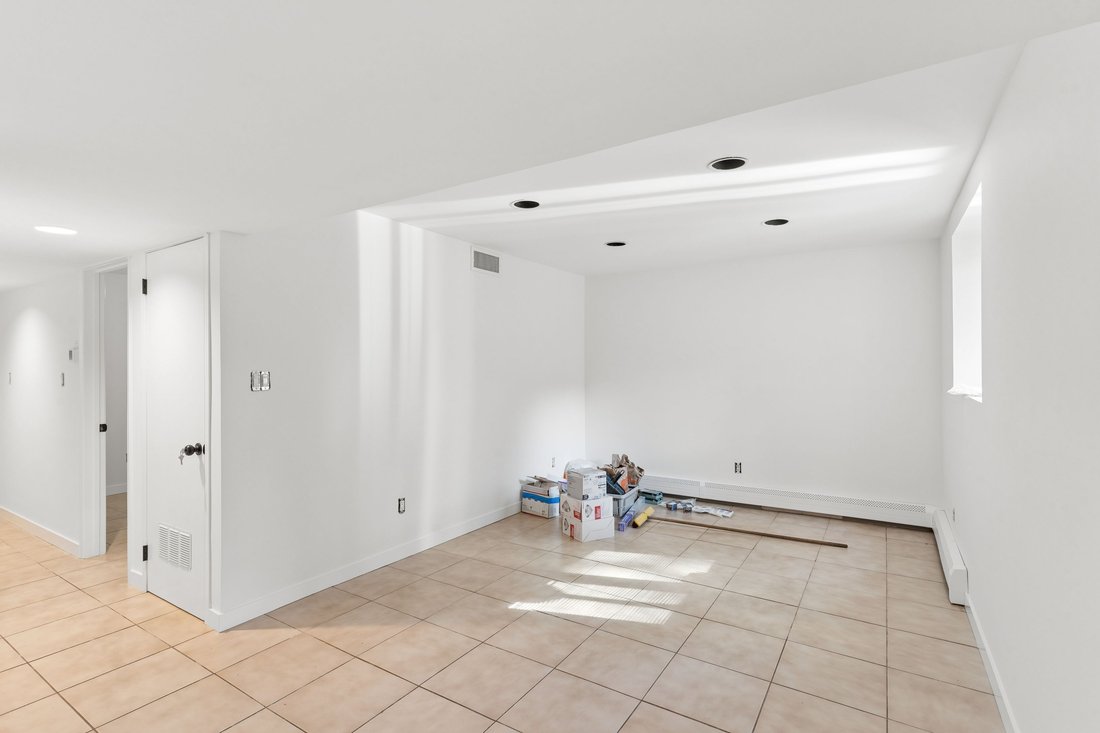 Southampton, New York, United States 4 - 16105616