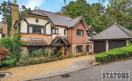 House in Northaw, England 1