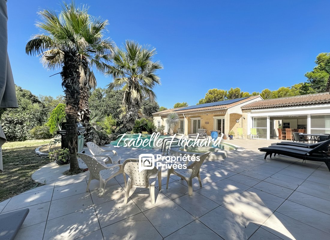 Villa in Garéoult, Provence-Alpes-Côte d'Azur, France 2 - 18955099