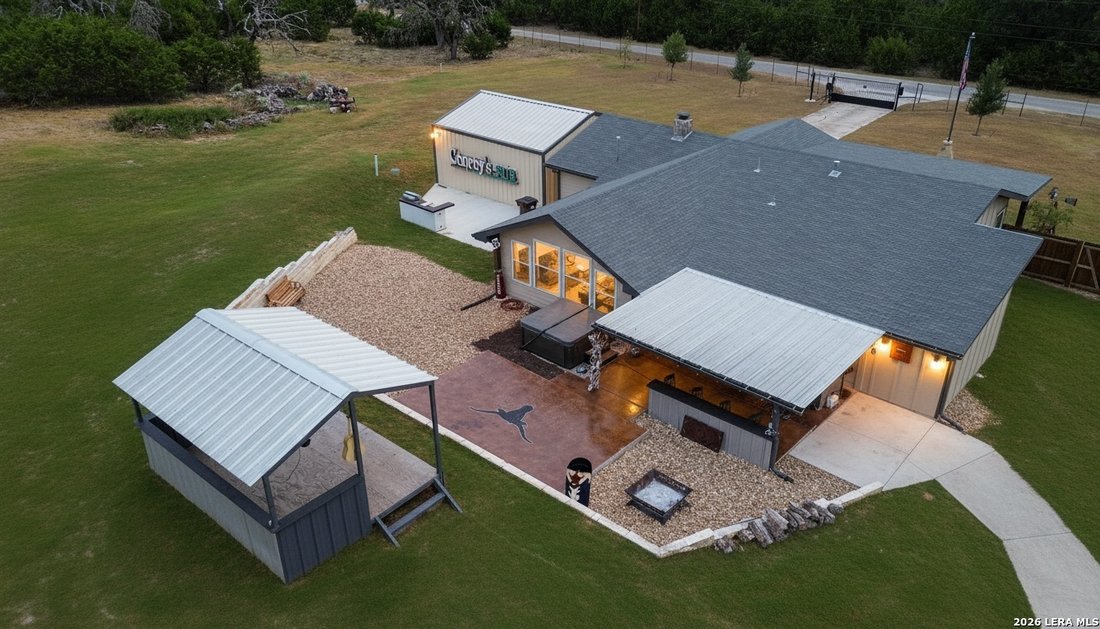 Farm Ranch in Pipe Creek, Texas, United States 5 - 18954019
