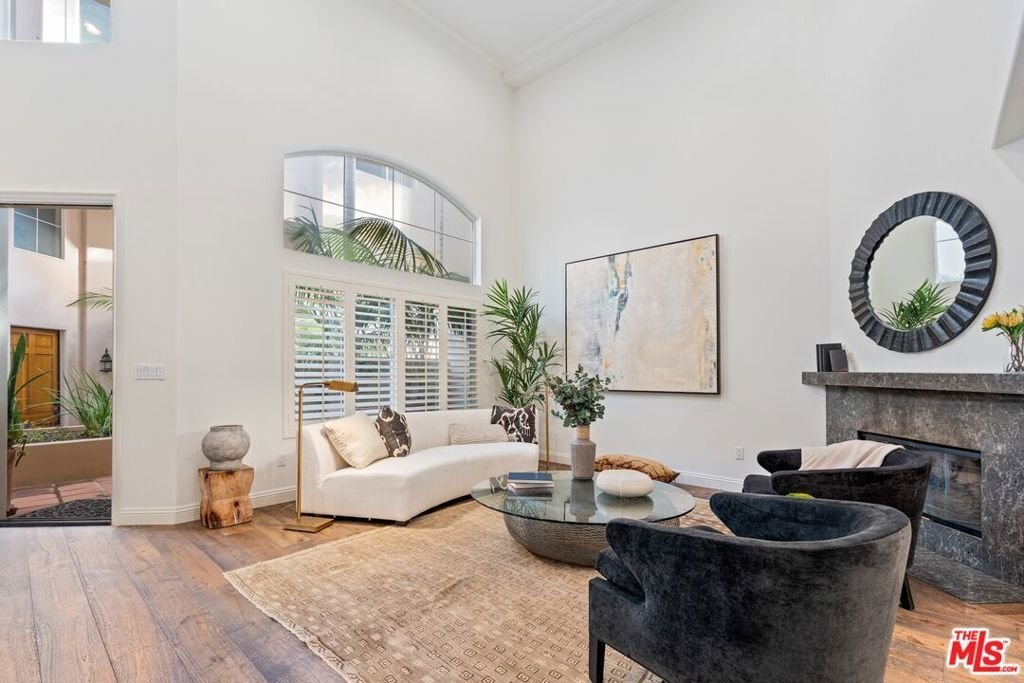 Condo in Santa Monica, California, United States 5 - 18952256