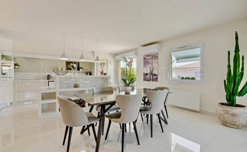 Apartment in Nevons-route d'Apt, L'Isle-sur-la-Sorgue, France 1