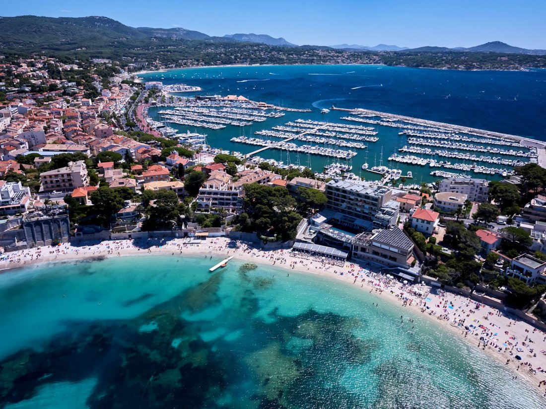 Estate in Bandol, Provence-Alpes-Côte d'Azur, France 2 - 18949577