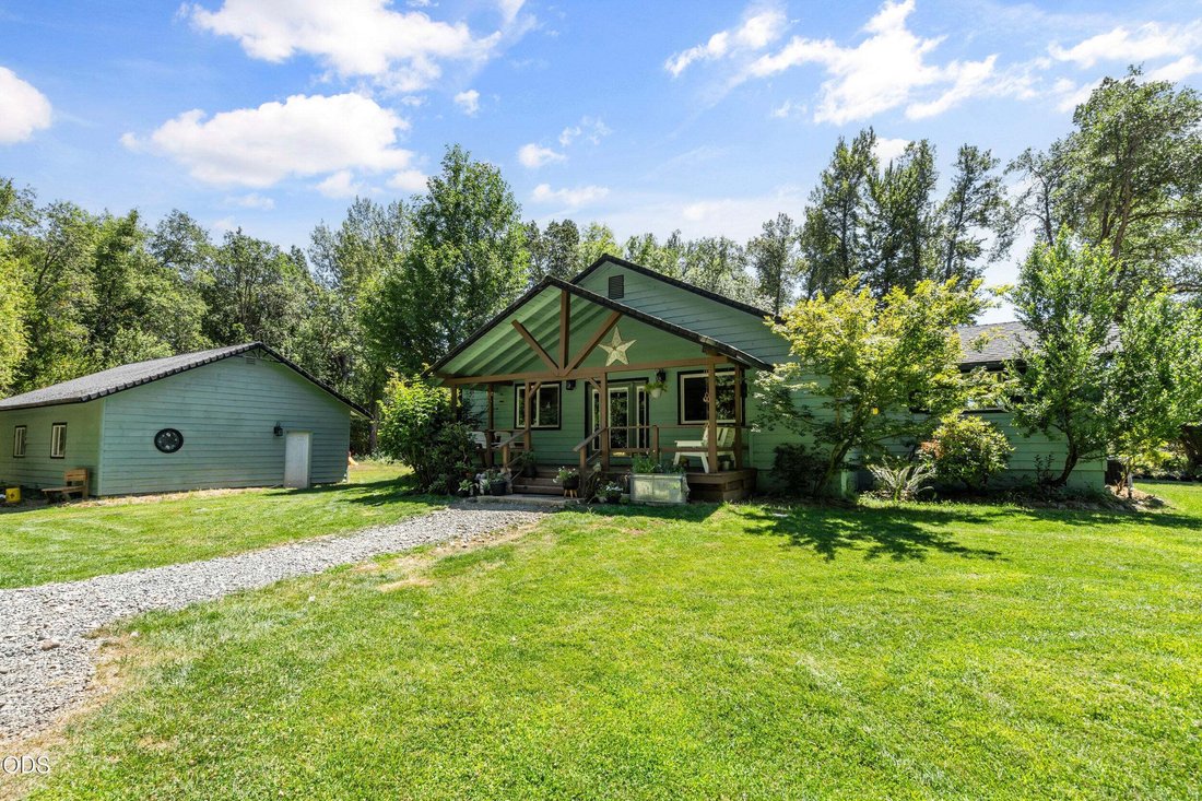 House in Cave Junction, Oregon, United States 2 - 18952029