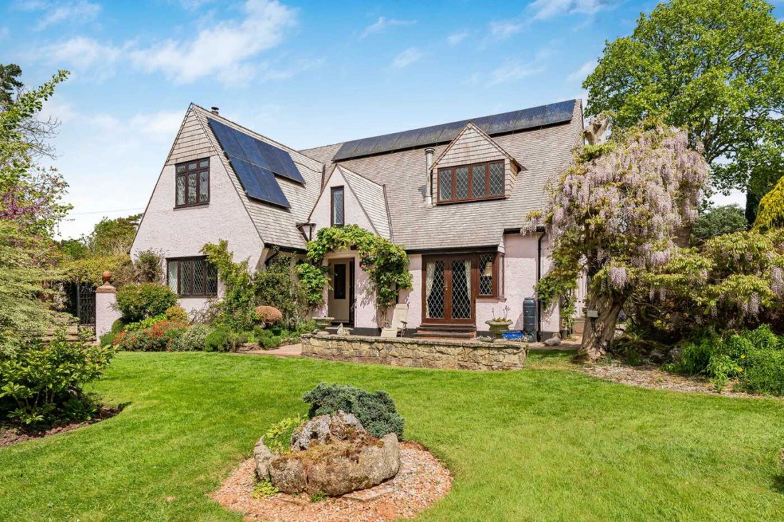 House in Torquay, England 1 - 18952266