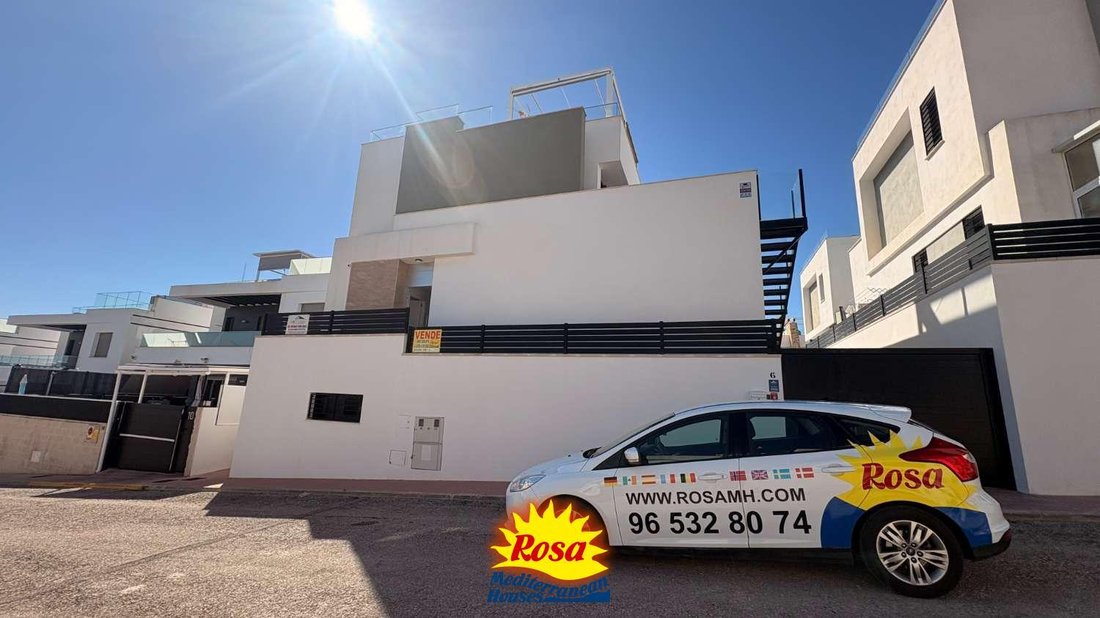 Villa in Torrevieja, Valencian Community, Spain 2 - 18952696