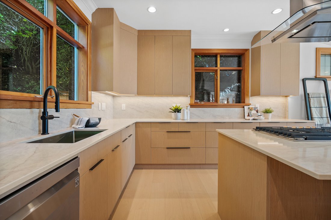 House in North Vancouver, British Columbia, Canada 4 - 18950888