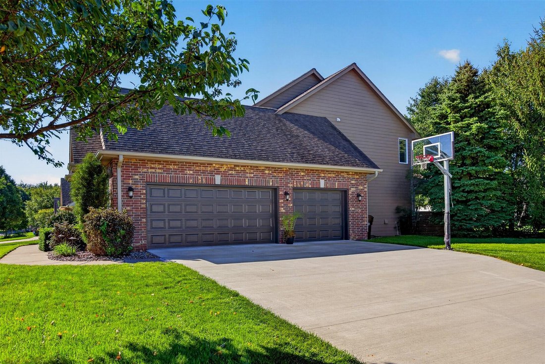 House in Urbandale, Iowa, United States 2 - 18951259