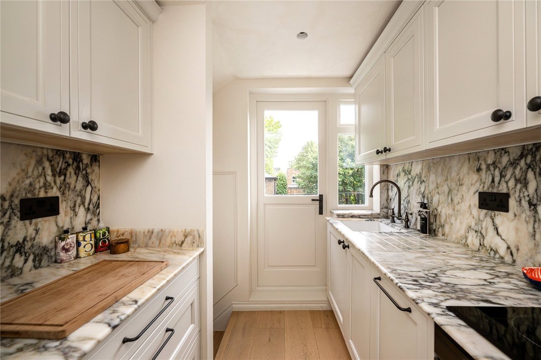 Apartment in Ladbroke Grove, Kensington And Chelsea, England 4 - 18948274
