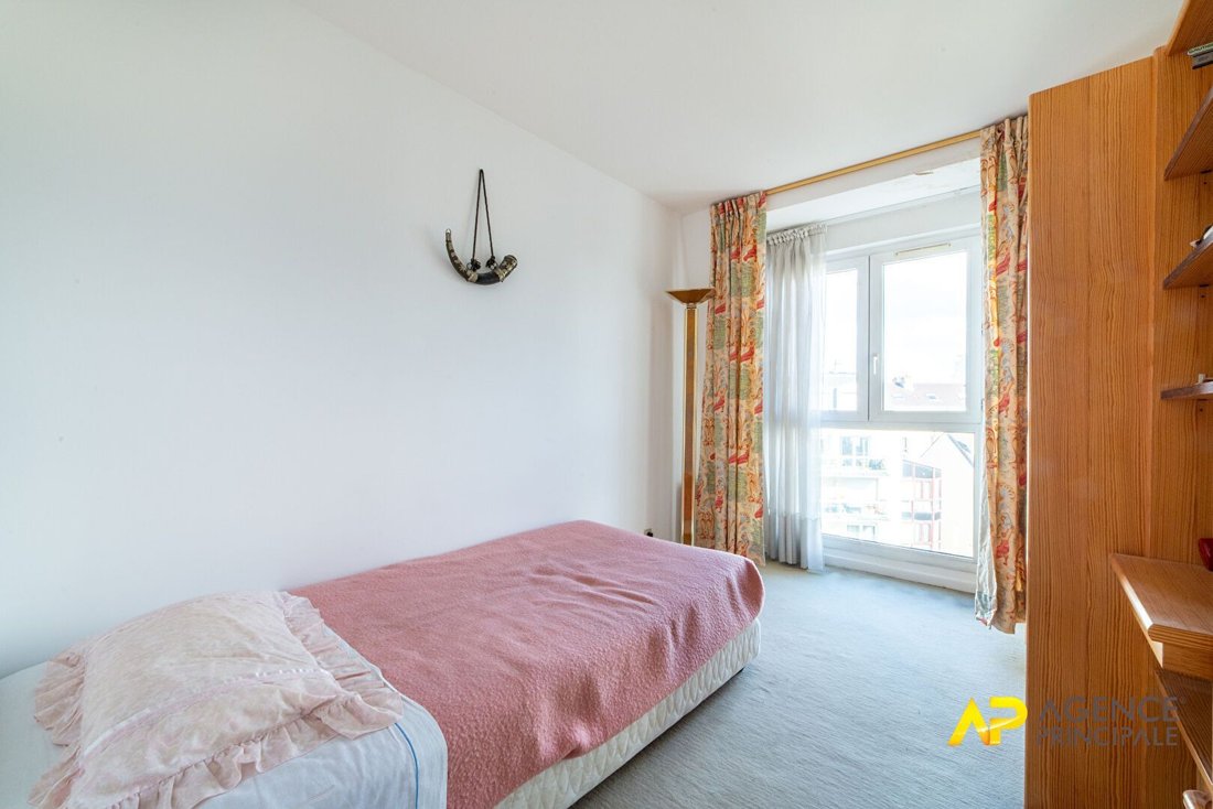 Apartment in Souvenir Français, La Garenne-Colombes, France 5 - 18949831