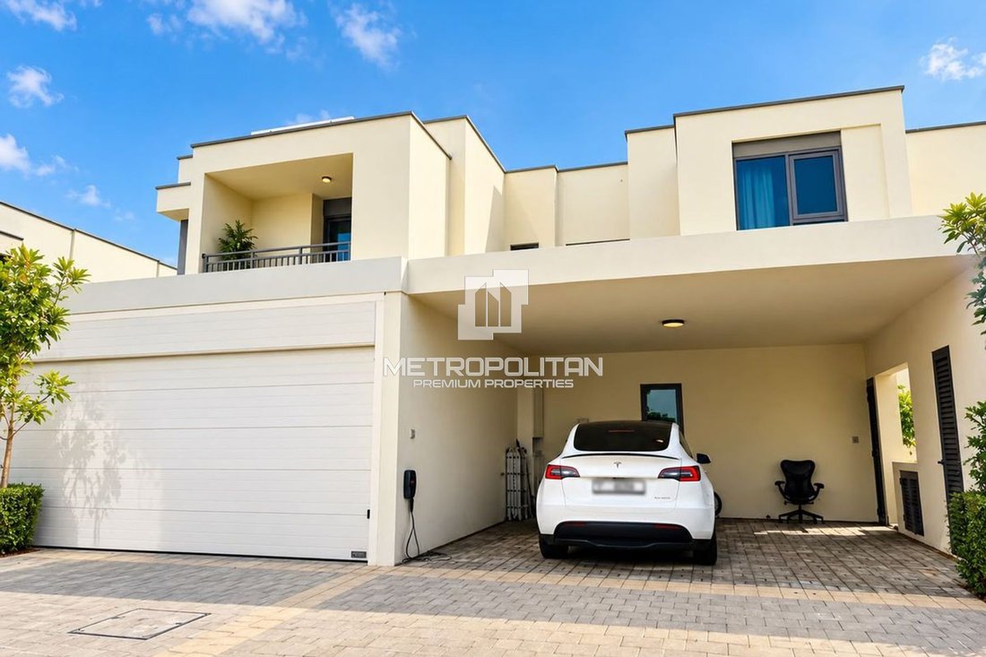 Villa in Hadaeq Sheikh Mohammed Bin Rashid, Dubai, United Arab Emirates 1 - 18950383