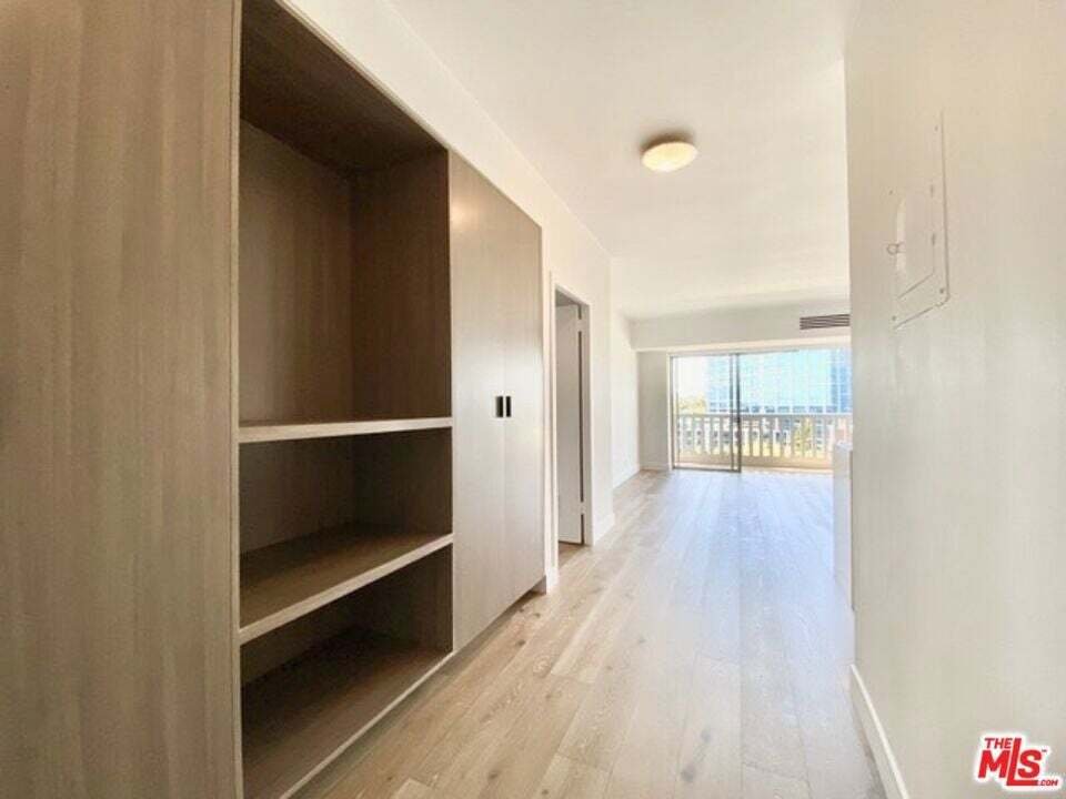 Condo in Los Angeles, California, United States 2 - 18952223