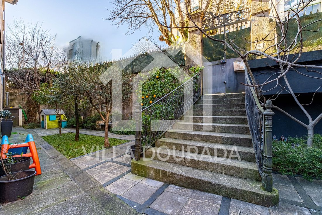 Villa in Cedofeita, Santo Ildefonso, Se, Miragaia, Sao Nicolau e Vitoria, Porto District, Portugal 1 - 18954702