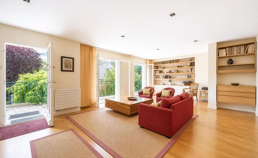 House in Bord de Seine-Les Martinets, Rueil-Malmaison, France 1
