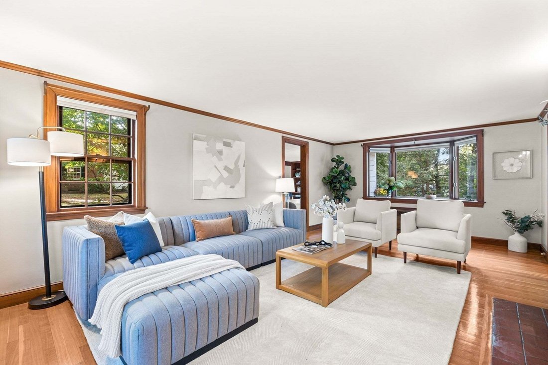 House in Winchester, Massachusetts, United States 3 - 18951098