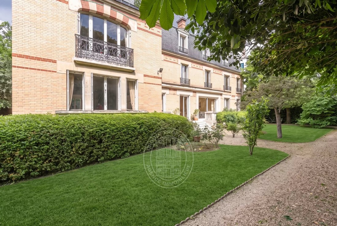 Apartment in Auteuil Nord, Paris 16e Arrondissement, Paris 4 - 18950055