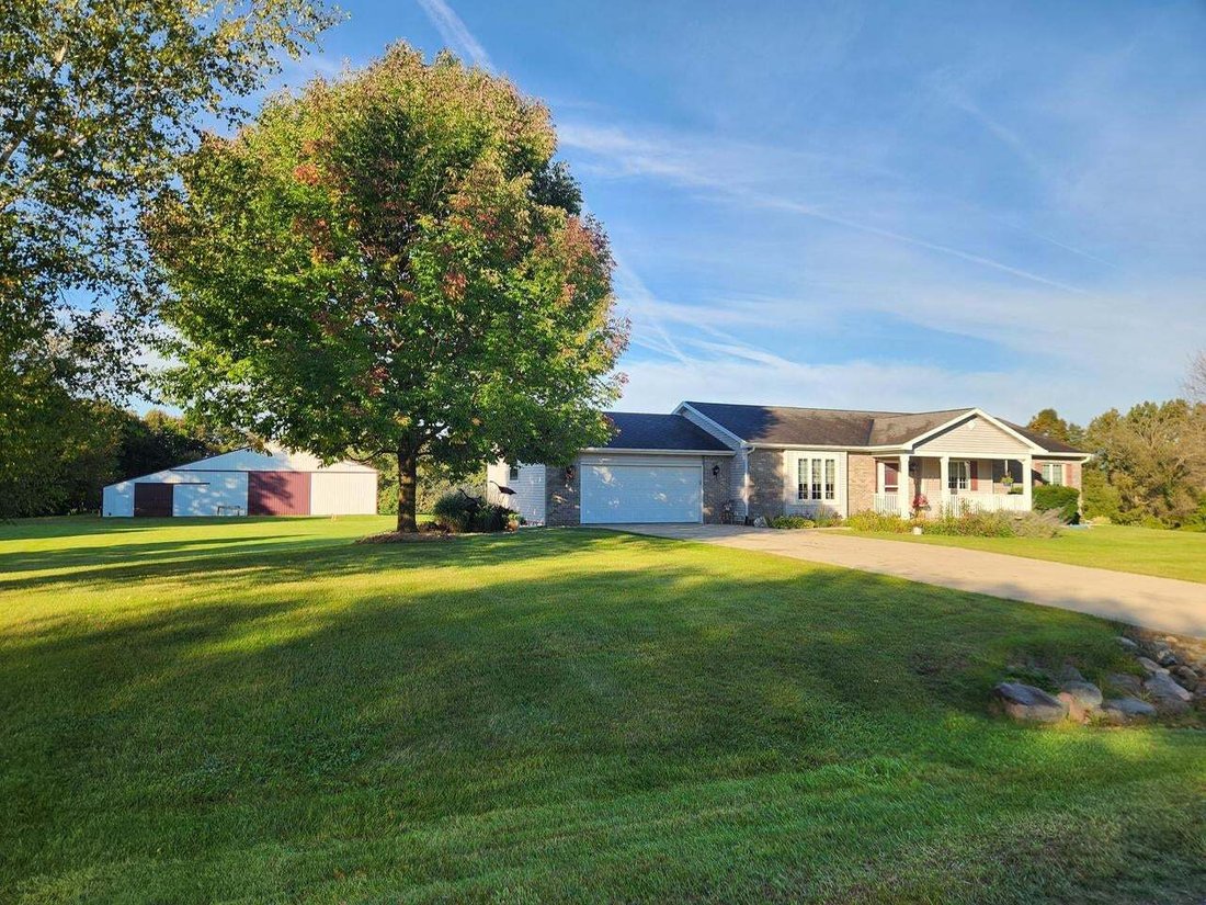 House in Hustisford, Wisconsin, United States 1 - 18650686