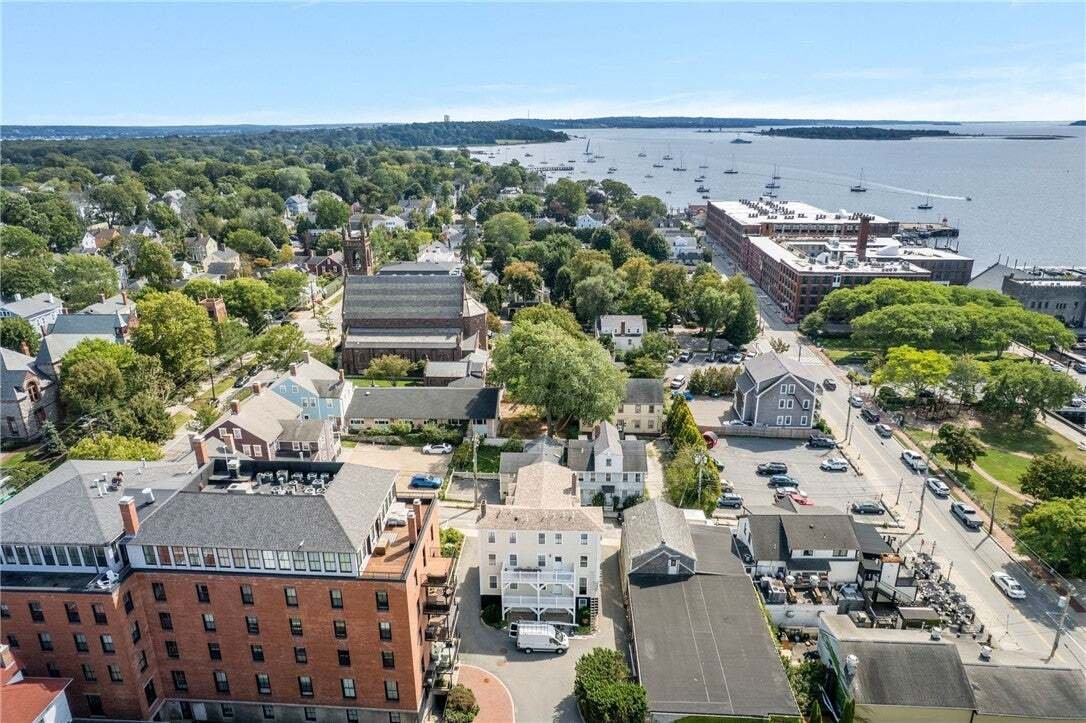 Condo in Bristol, Rhode Island, United States 4 - 18952114