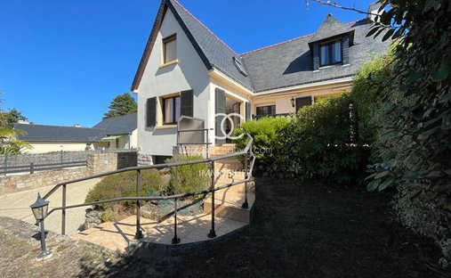 House in Saint-Gildas-de-Rhuys, Brittany, France 1