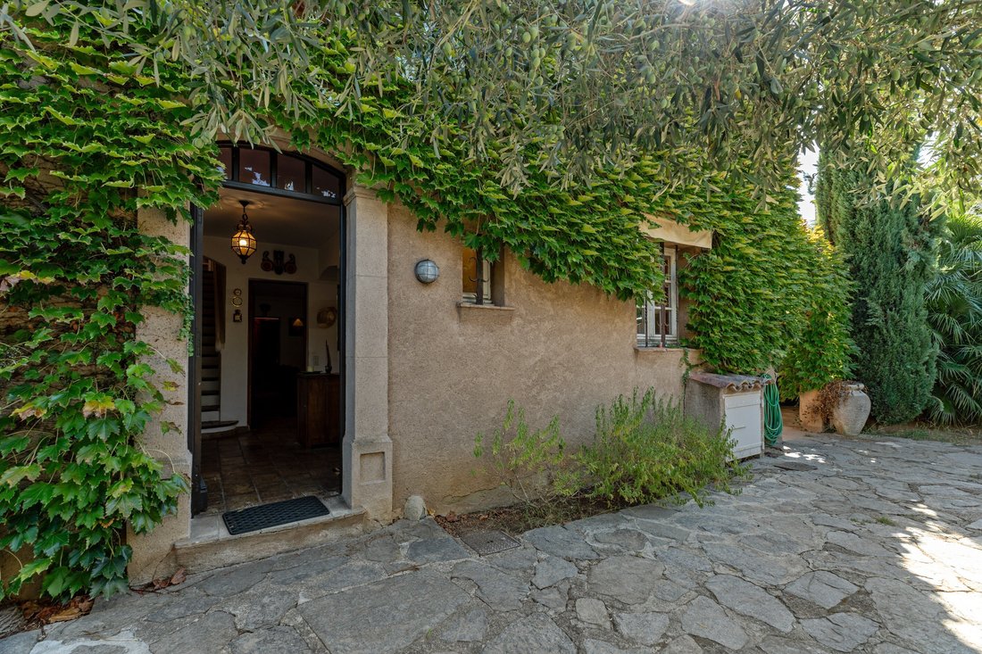 House in Zone Est Diffuse, Saint-Tropez, France 5 - 18951440