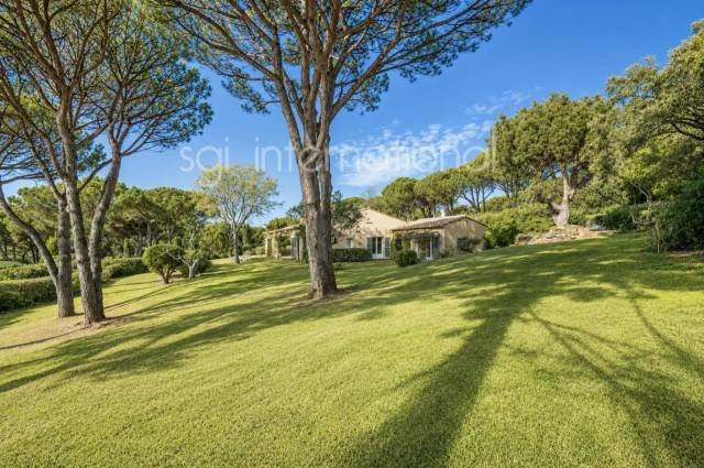 House in Zone Ouest Urbaine, Saint-Tropez, France 4 - 18437101