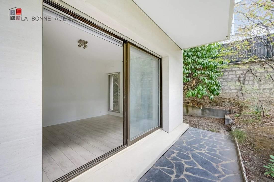 Apartment in Villiers-Cerdan, Levallois-Perret, France 1 - 18949833