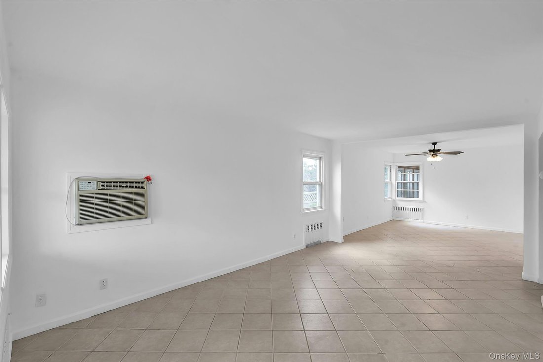 House in West Hempstead, New York, United States 3 - 18953605