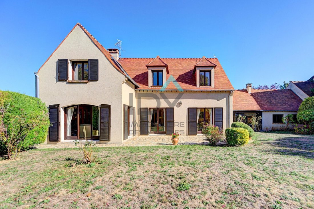 House in Forêt, Saint-Germain-en-Laye, France 1 - 18954777