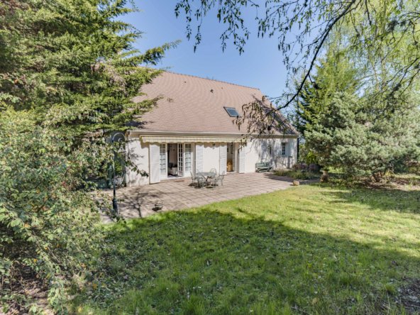 House in Les Mesnuls, Ile-de-France, France 2 - 16265289