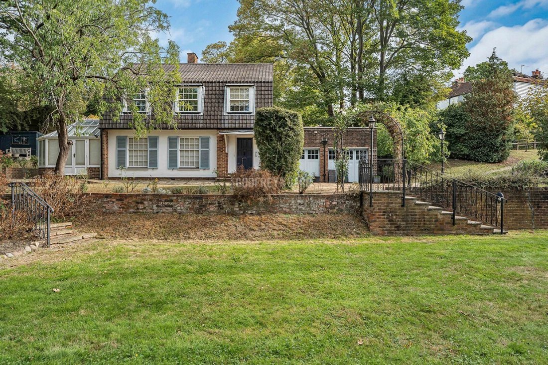 House in Barnet, England 3 - 18948640