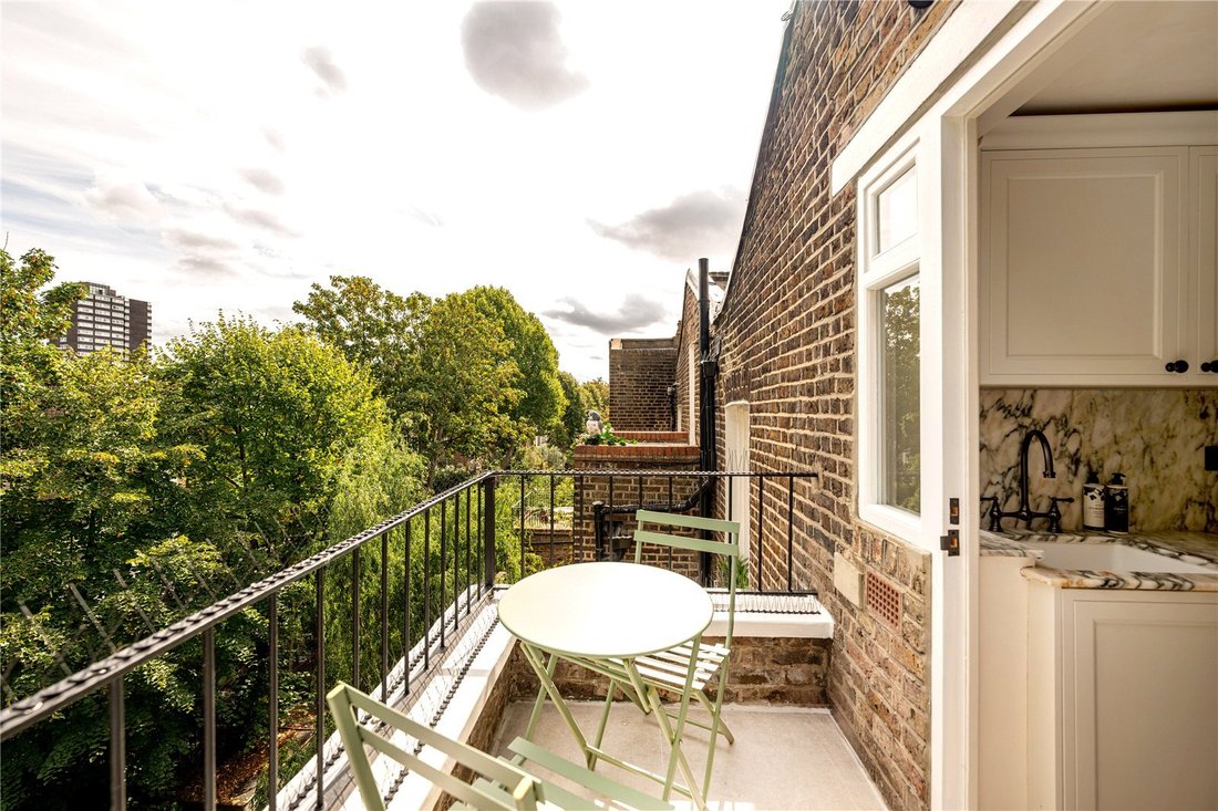 Apartment in Ladbroke Grove, Kensington And Chelsea, England 2 - 18948274
