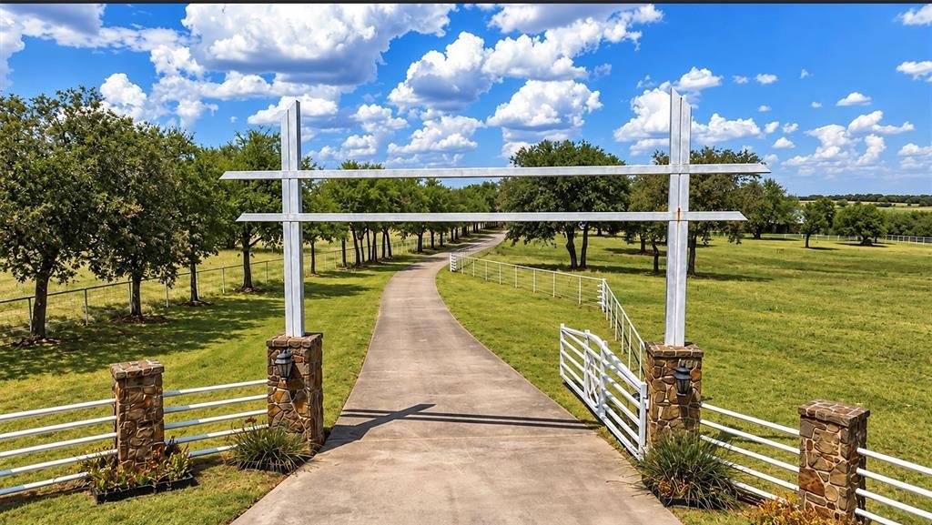 Corps de ferme à Krum, Texas, États-Unis 2 - 18784238