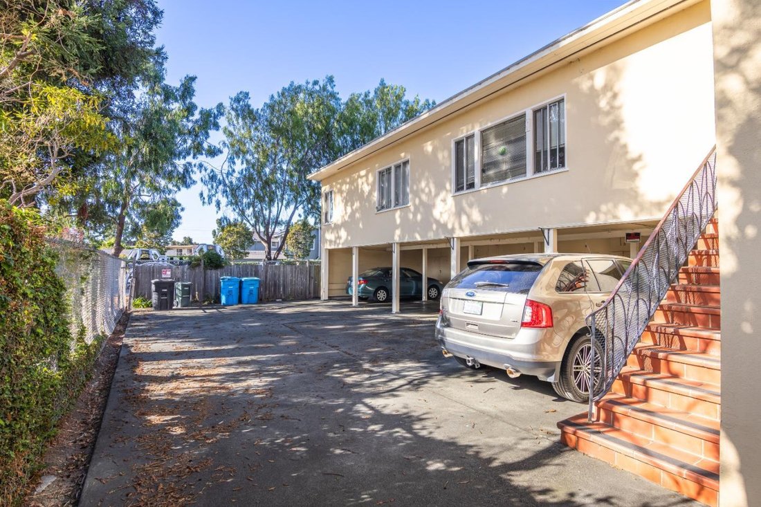 Burlingame, California, United States 4 - 18953246