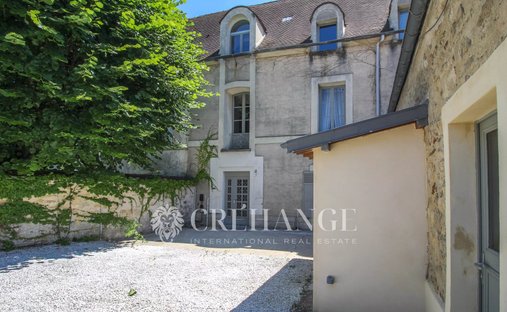House in Centre Haut, Vernouillet, France 1