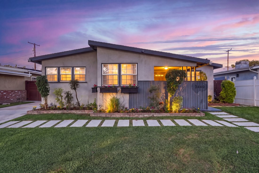 House in Signal Hill, California, United States 2 - 18950828