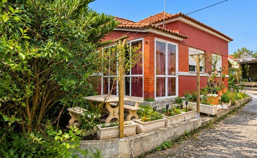 Villa in Algueirao-Mem Martins, Lisbon, Portugal 1