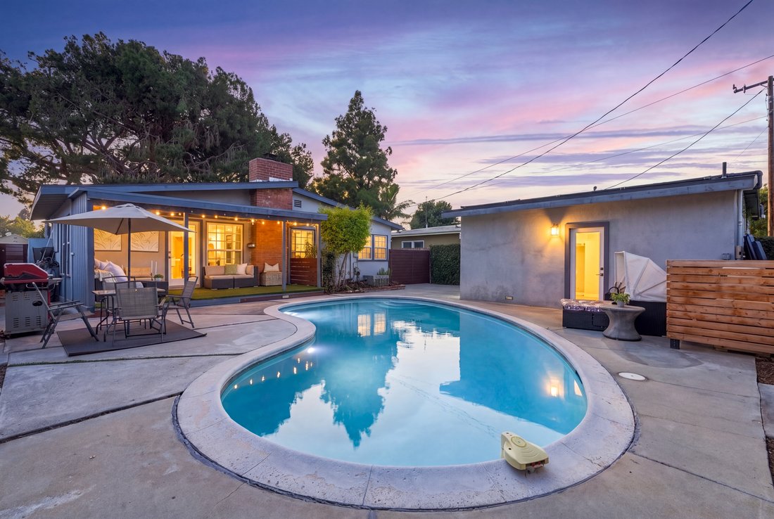 House in Signal Hill, California, United States 3 - 18950828