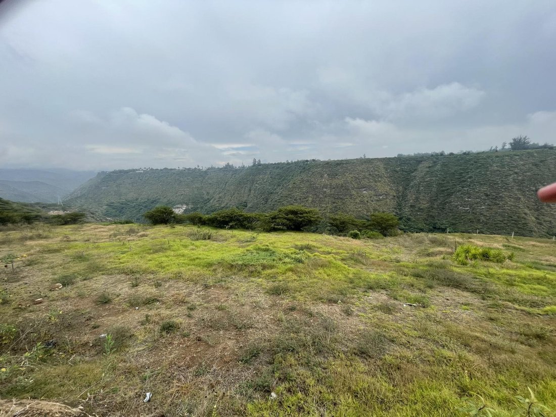 Land in Quito, Pichincha, Ecuador 3 - 18949416