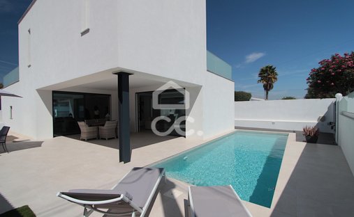 Villa in Armacao de Pera, Algarve, Portugal 1