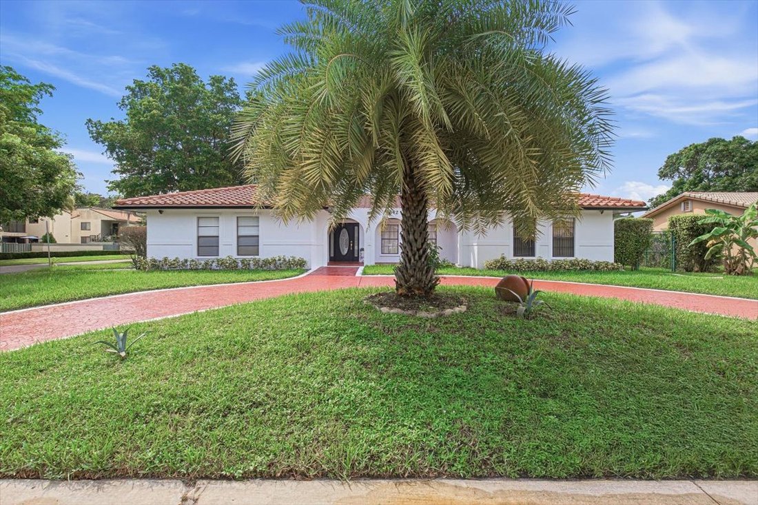 House in Coral Springs, Florida, United States 3 - 18950936