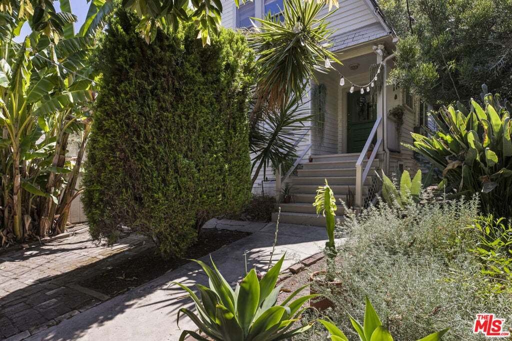 Los Angeles, California, United States 5 - 18952245