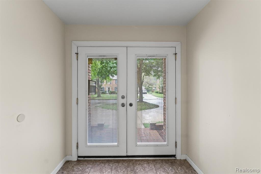 House in Grosse Pointe Shores, Michigan, United States 2 - 18949221