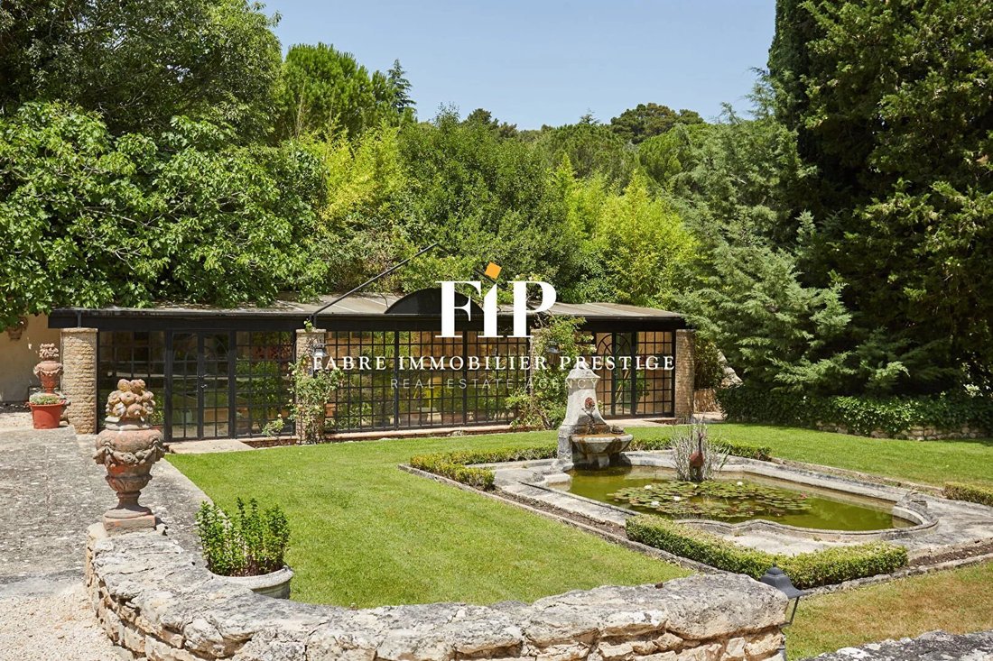 Estate in Est-Repentance-Les Trois Bons Dieux, Aix-en-Provence, France 3 - 18948264