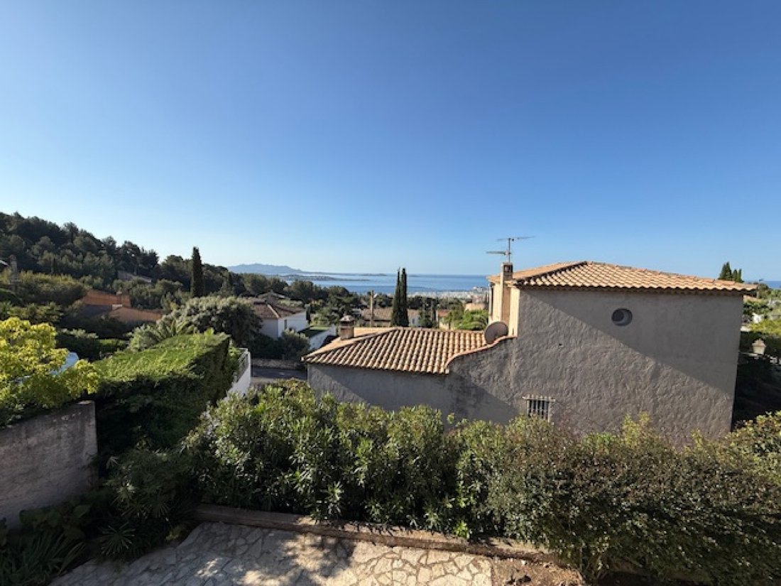 Villa in Bandol, Provence-Alpes-Côte d'Azur, France 2 - 15653841