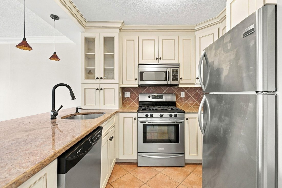 Condo in Boston, Massachusetts, United States 4 - 18953655