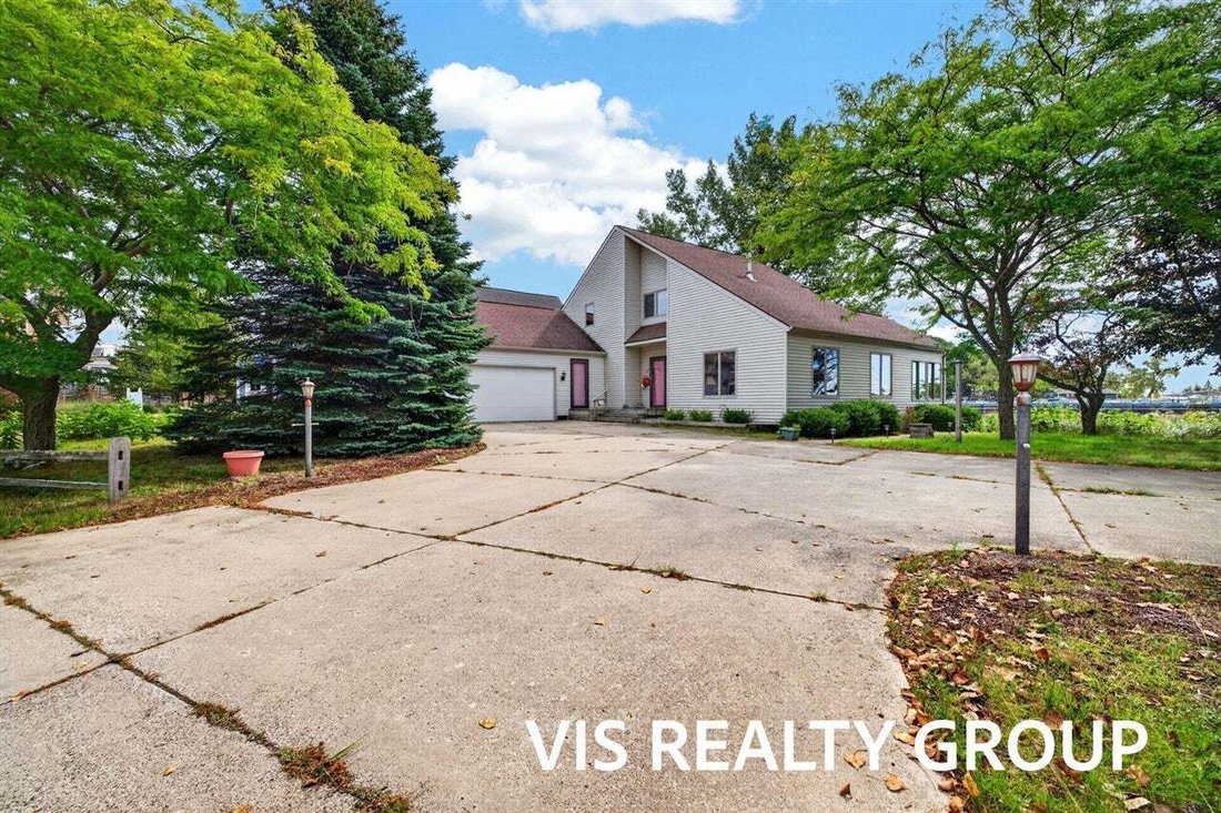 House in Fruitport Charter Township, Michigan, United States 5 - 18949215