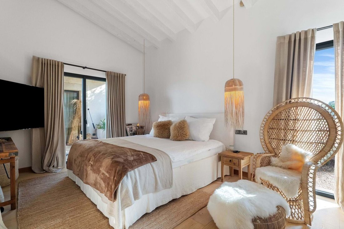Finca in Llucmajor, Balearic Islands, Spain 3 - 18954392
